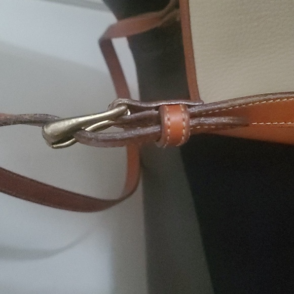 Selling this vintage handbag from dooney and burke. - Picture 5 of 6